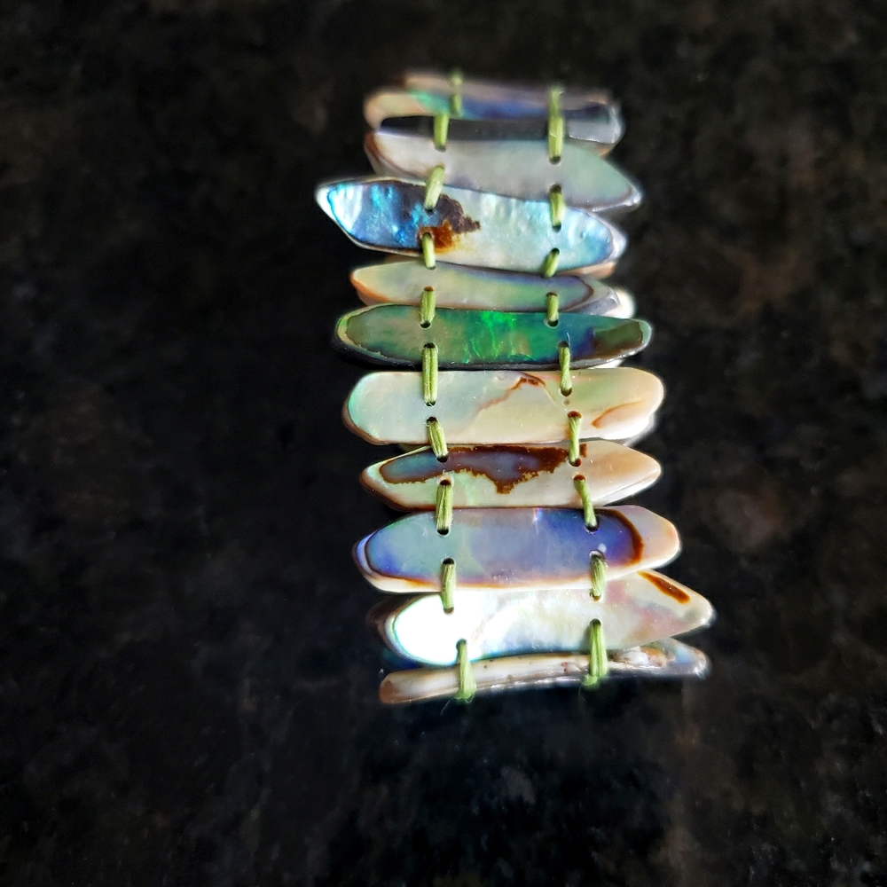 Abalone Shell Elastic bracelet - Picture 2 of 3